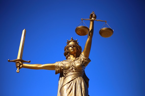 Bronzefigur af Justitia